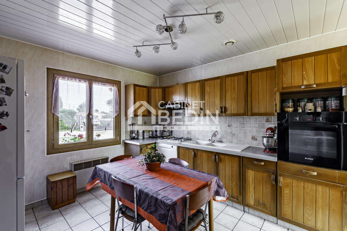 Maison à LA LANDE-DE-FRONSAC