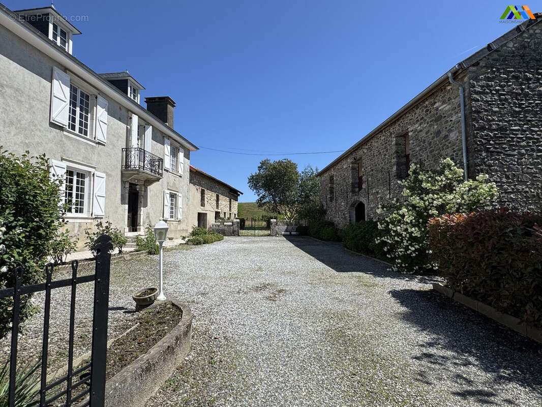 Maison à NAVARRENX