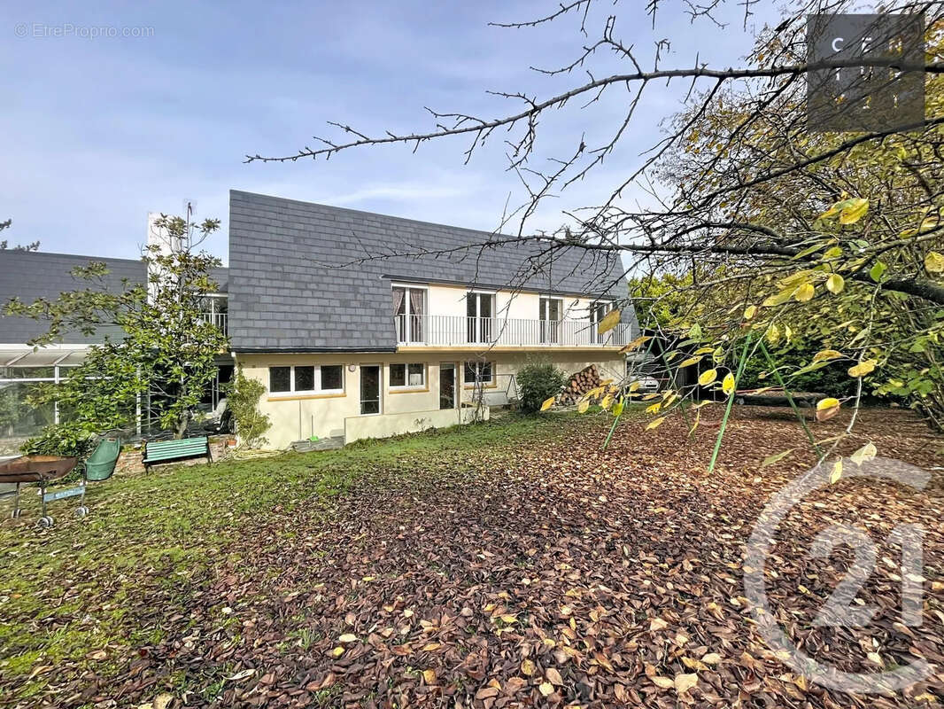 Maison 299 m² à Saint-Hilaire-Sous-Romilly  - photo 12