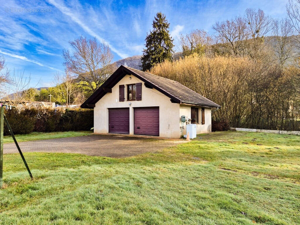 Maison à VIRIGNIN