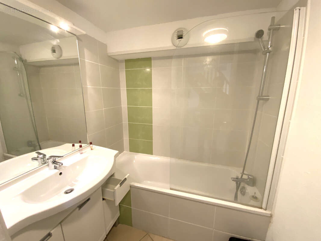 Appartement à SIGNES