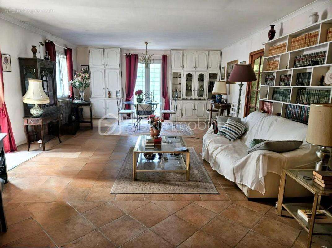 Maison à FLASSANS-SUR-ISSOLE