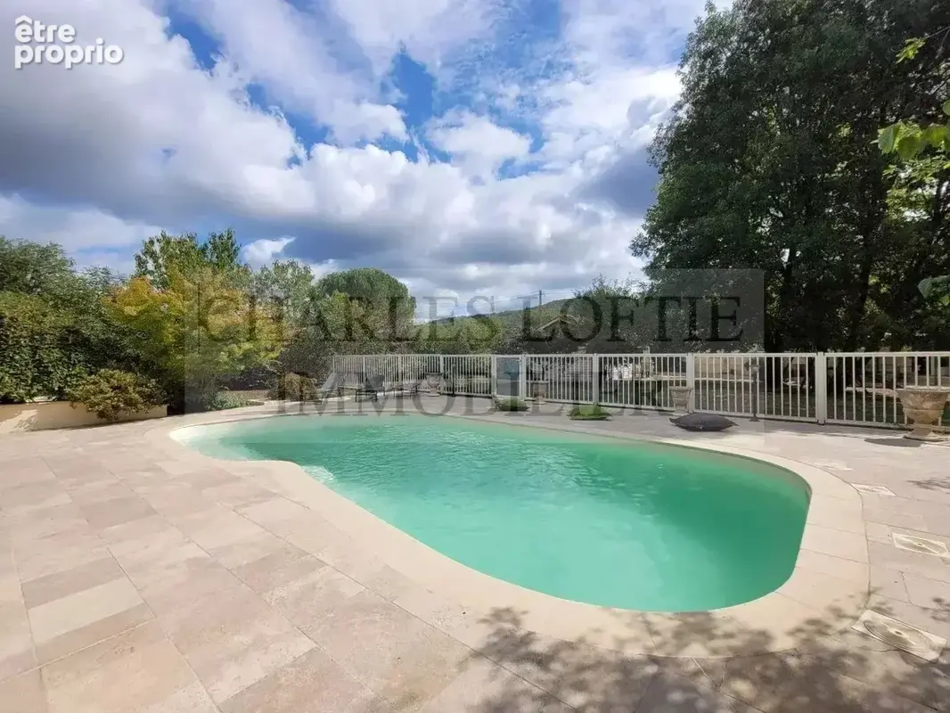 Belle maison familiale avec piscine sur terrain de 1700 m² - photo 2