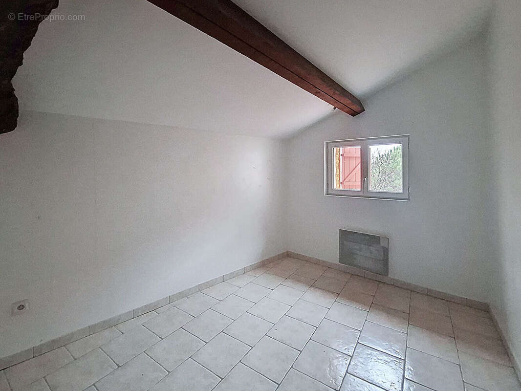 Maison à LA CHAPELLE-DE-GUINCHAY