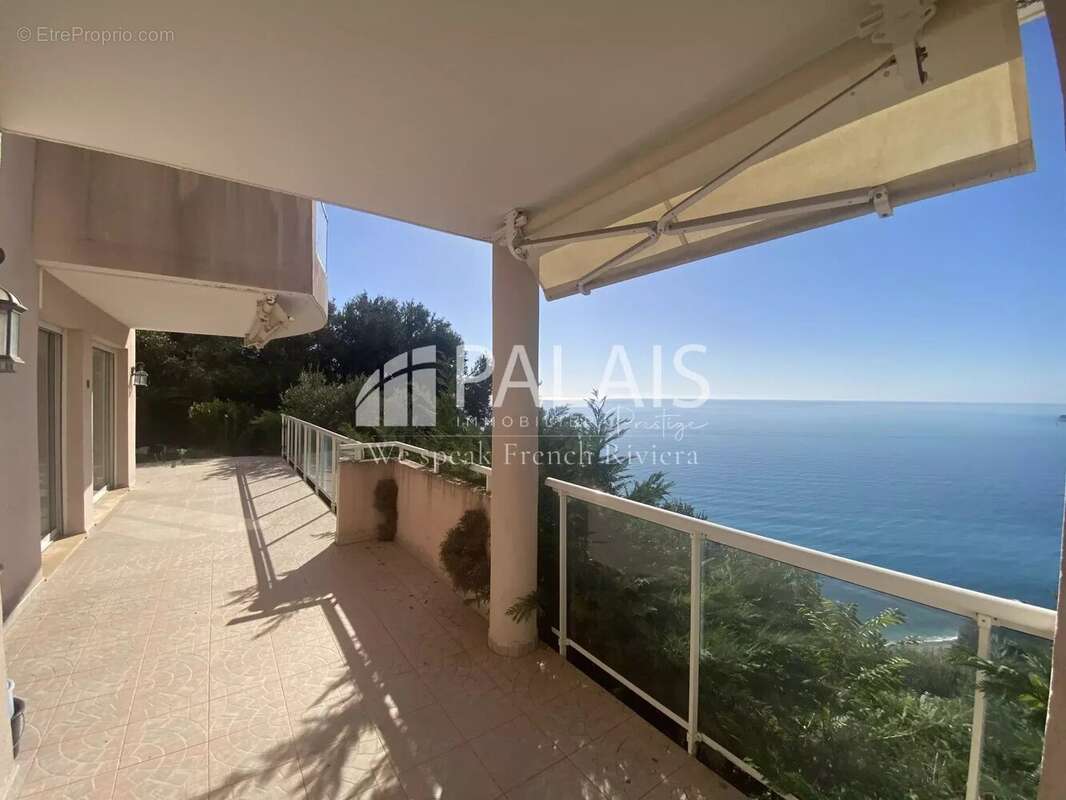 Appartement à ROQUEBRUNE-CAP-MARTIN