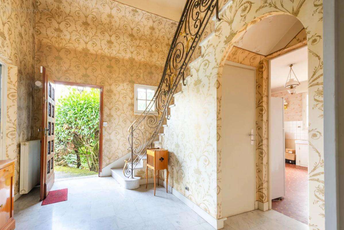 Maison à L'HAY-LES-ROSES