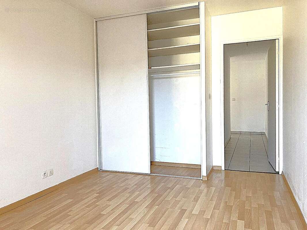   - Appartement à VILLEURBANNE