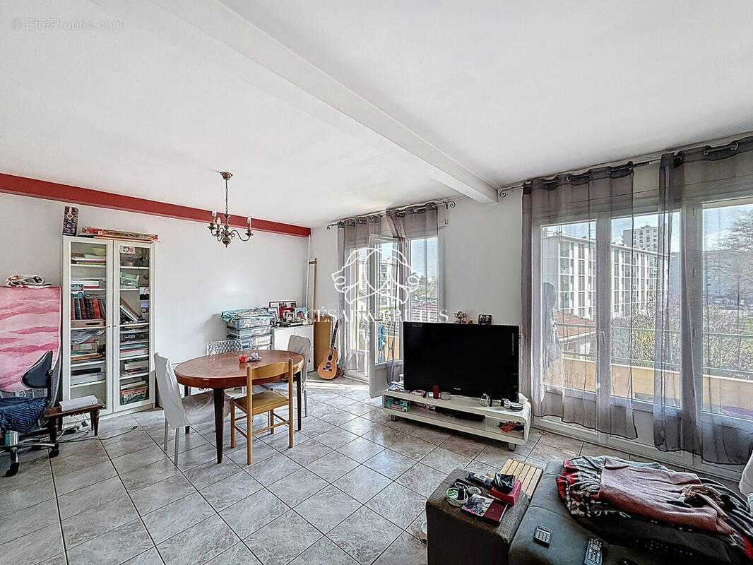 Appartement à VENISSIEUX