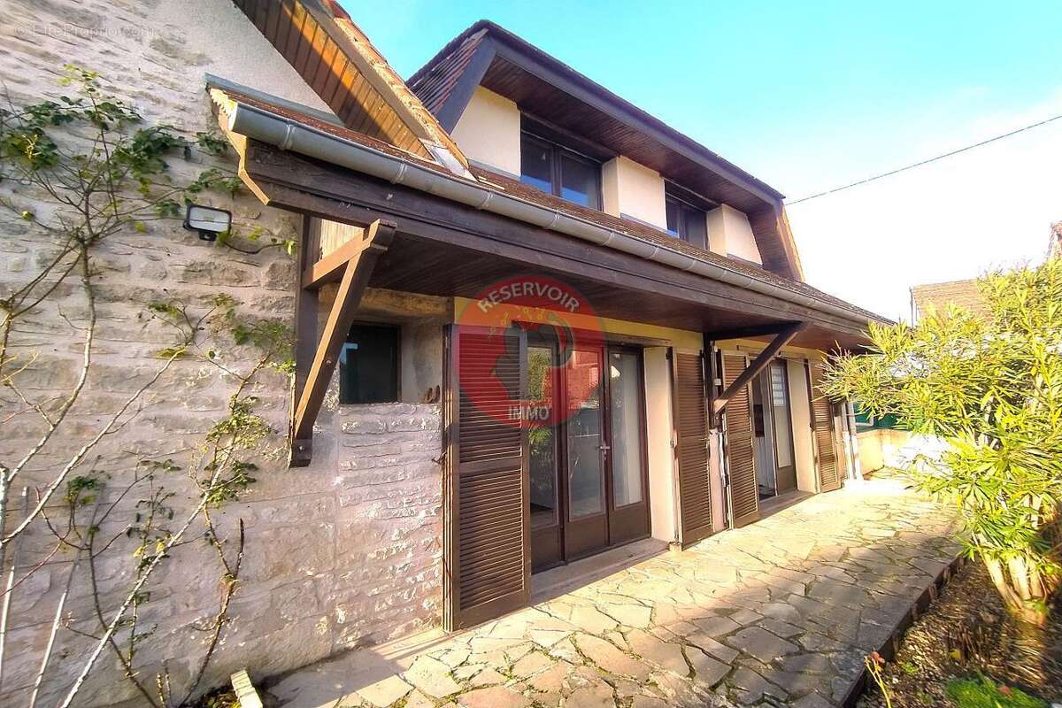 Maison à BIERRY-LES-BELLES-FONTAINES