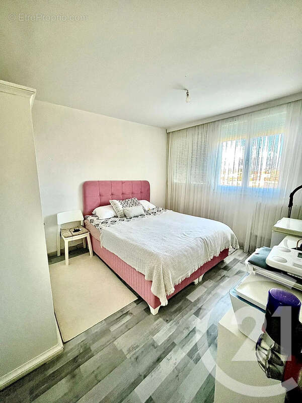 Appartement à MEYZIEU