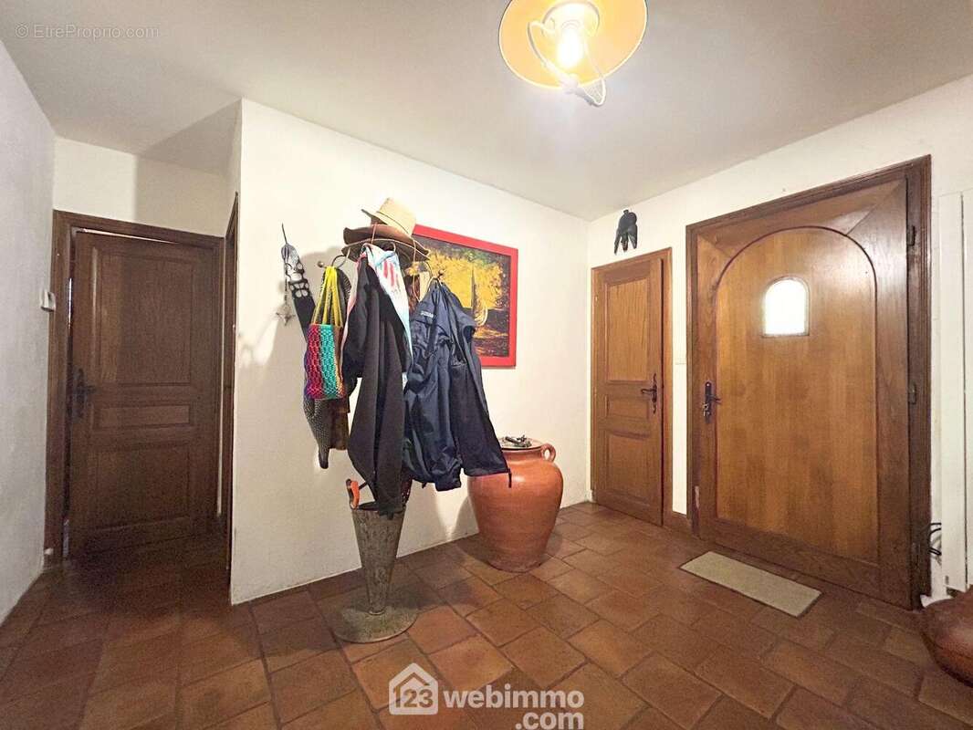 Maison à TREDREZ-LOCQUEMEAU
