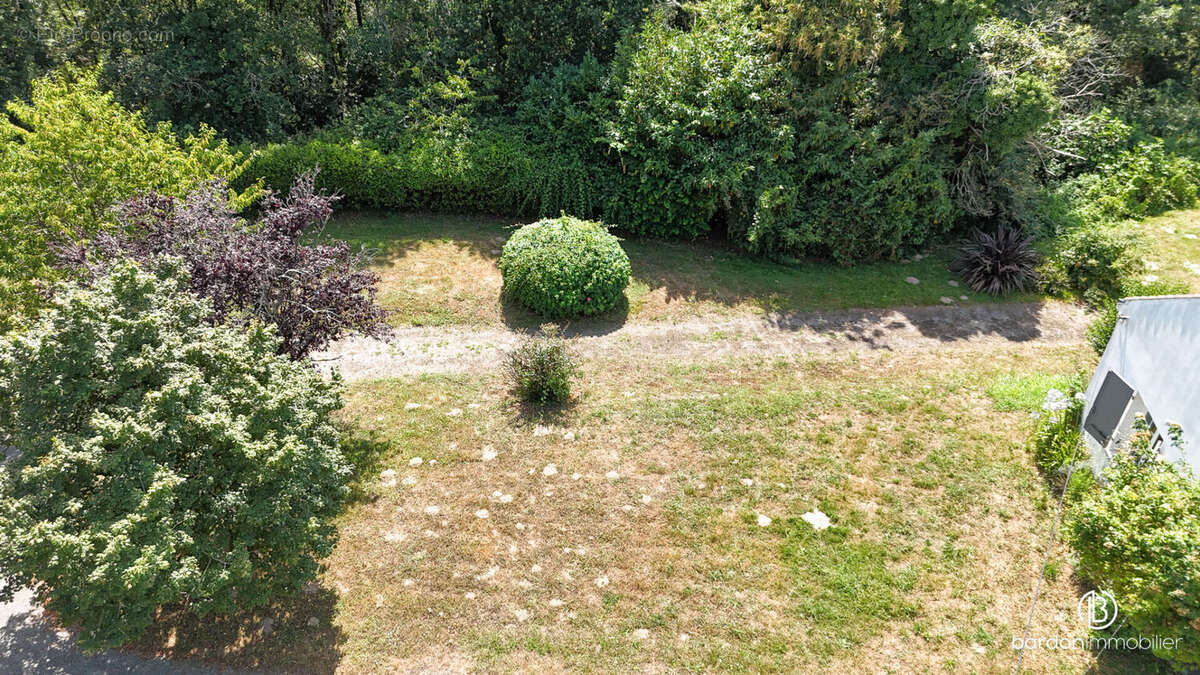 Terrain à SAINT-ETIENNE-DE-MER-MORTE