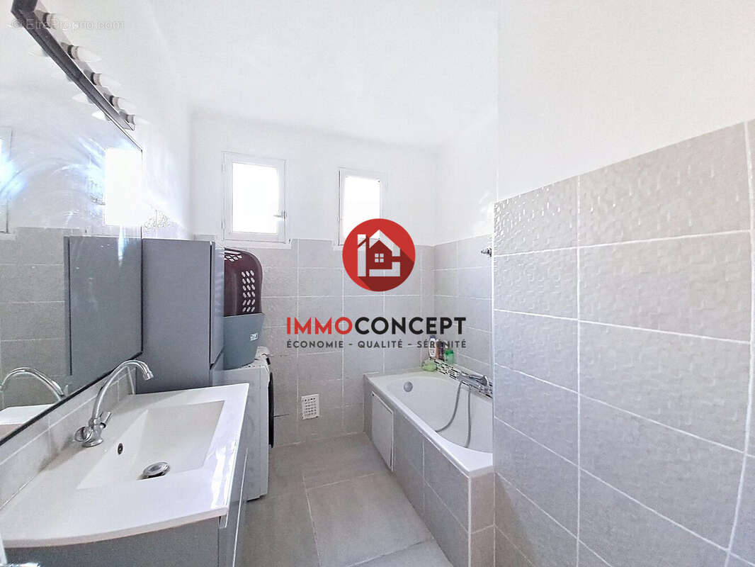 Maison à ROQUEMAURE