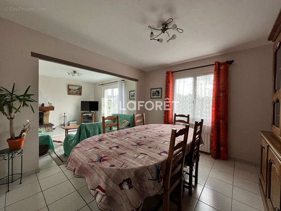 Maison à TREVOU-TREGUIGNEC