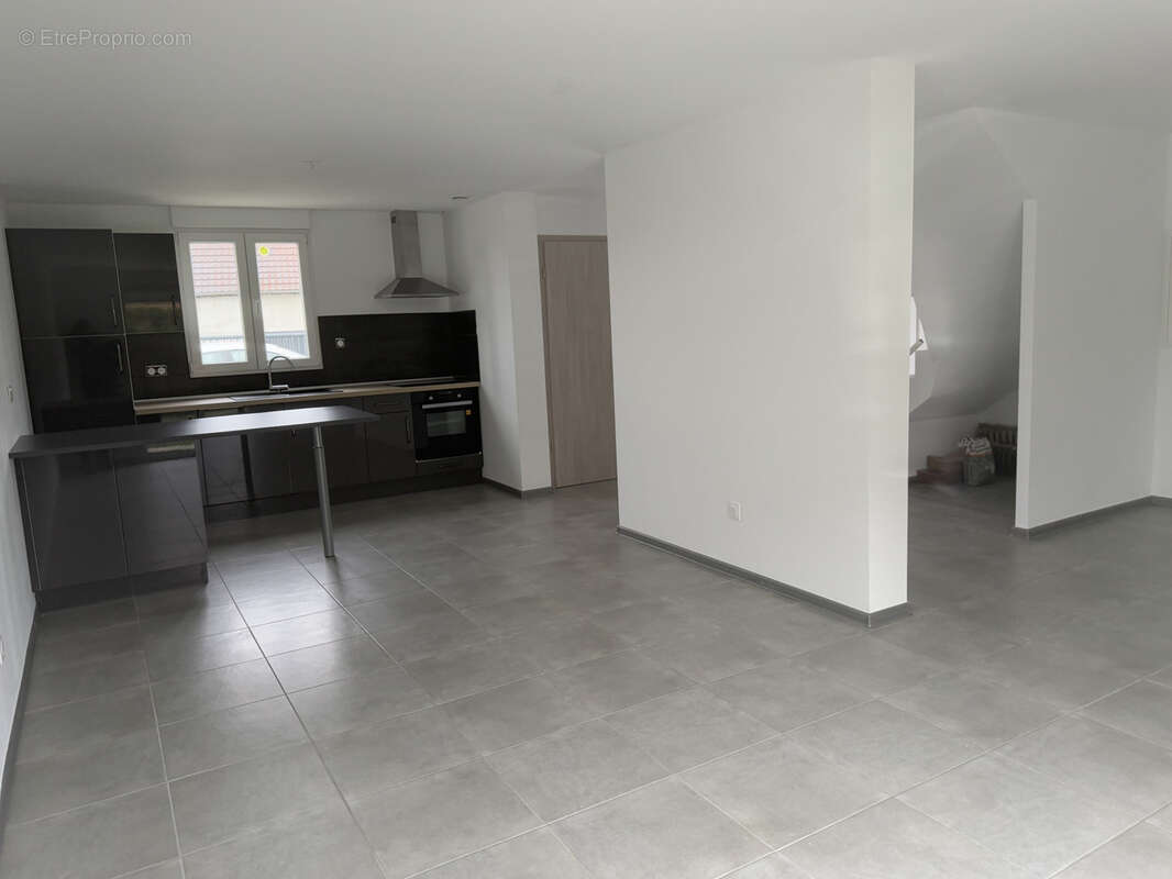 Maison à LACHAPELLE-SOUS-ROUGEMONT