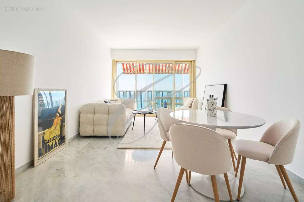 Appartement à ROQUEBRUNE-CAP-MARTIN