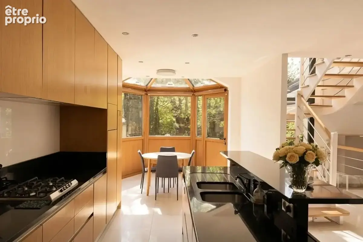 Maison 250 m² à Saint-Maur-Des-Fosses  - photo 4