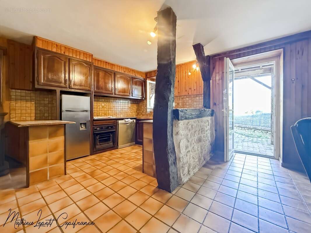 Maison en pierre apparente à vendre 3 pièces LA BACHELLERIE (24)  72 m² – 2 chambres – terrain 1744 M² - photo 6