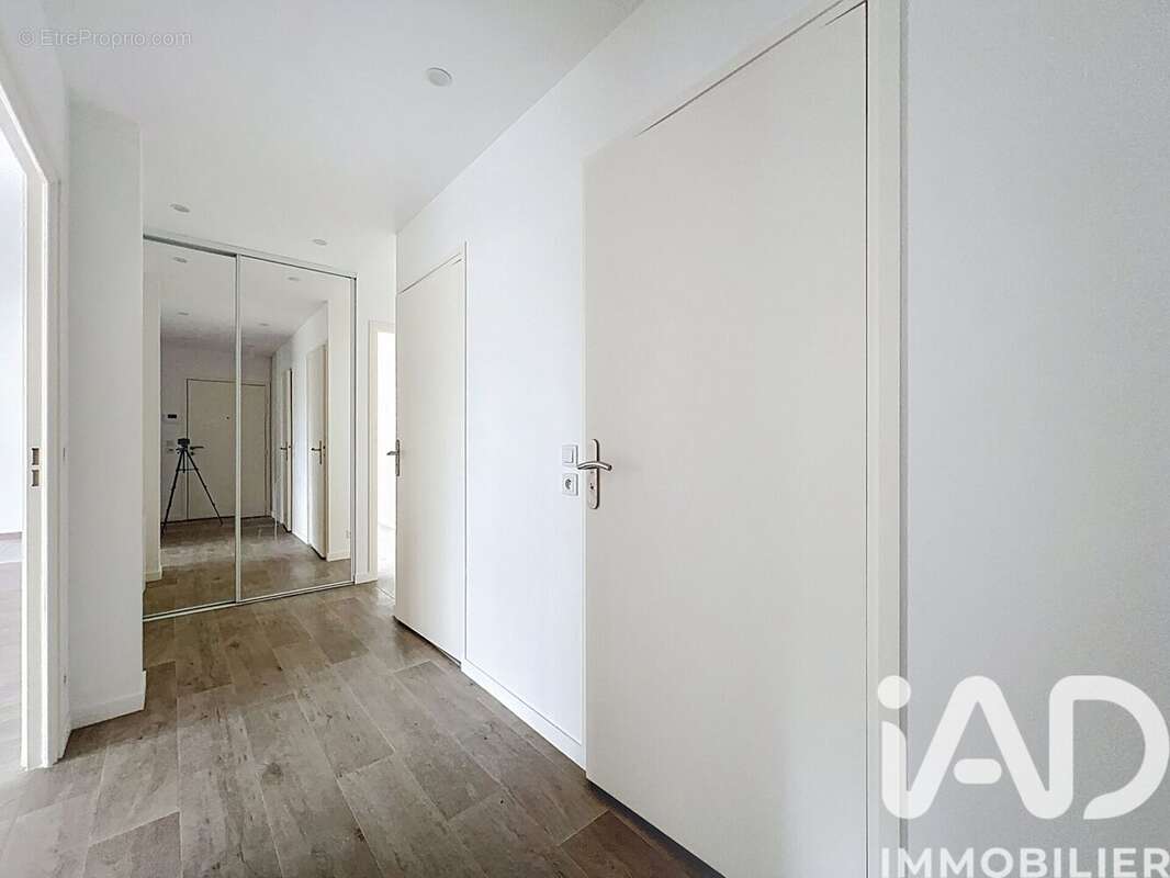 Photo 8 - Appartement à BUSSY-SAINT-GEORGES