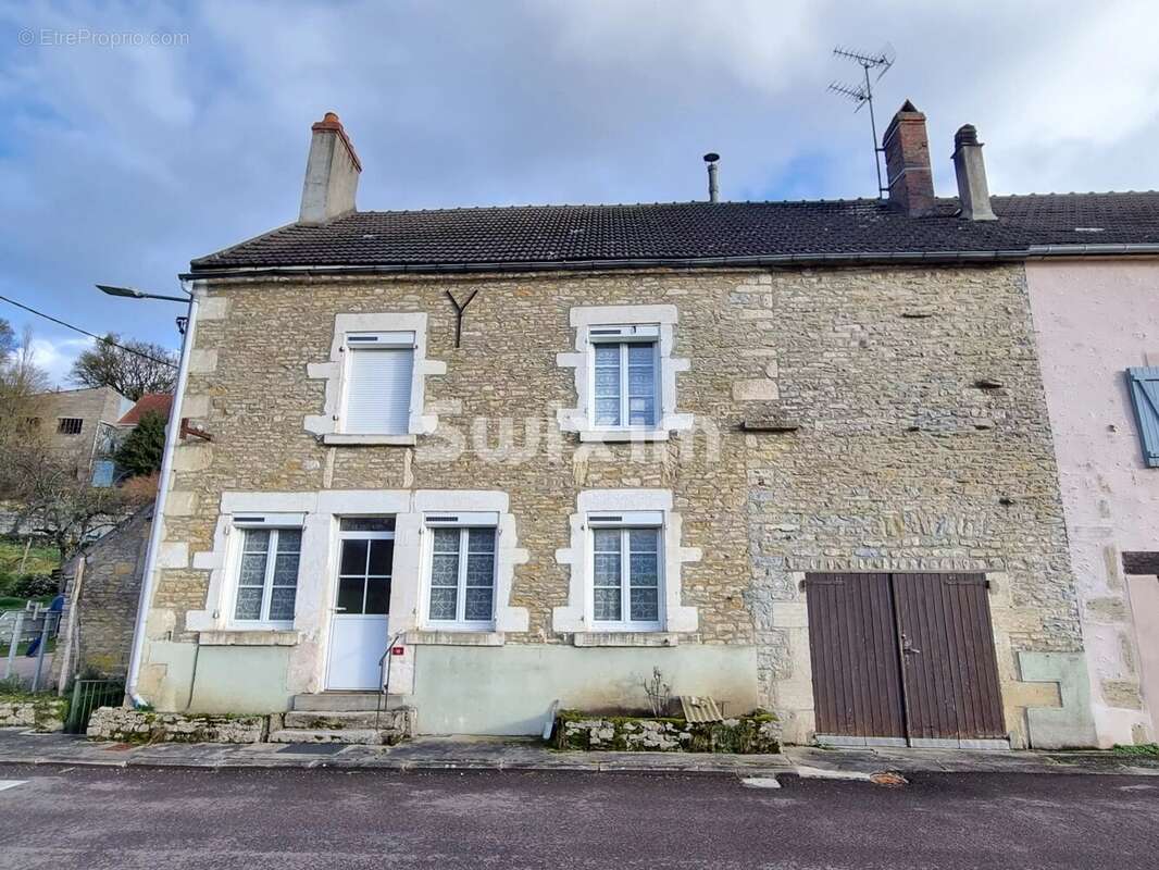 Maison à OUAGNE