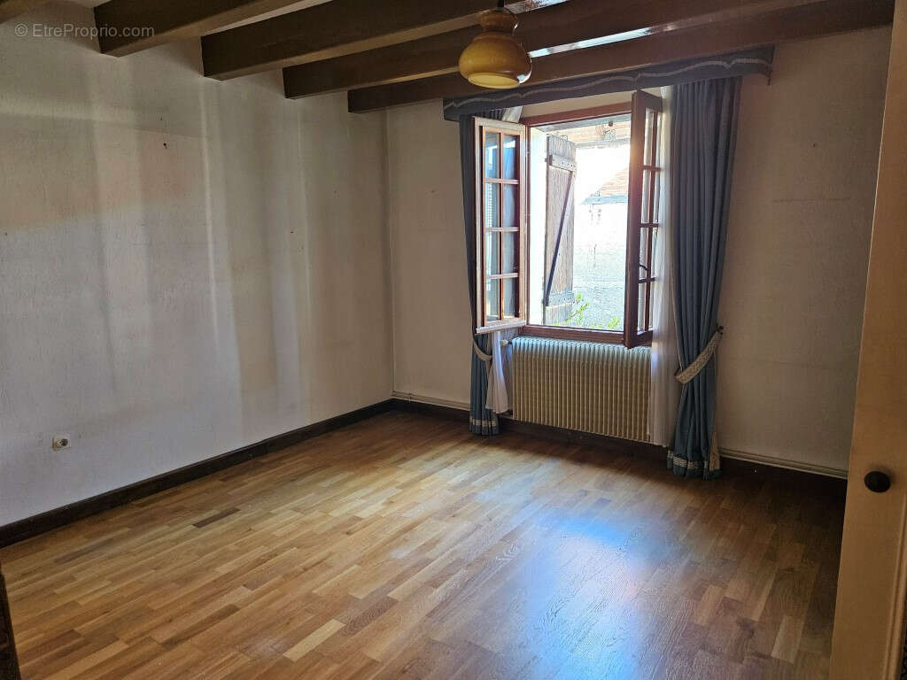 Maison Heuilley Sur Saone 7 pièce(s) 202 m2 - photo 6