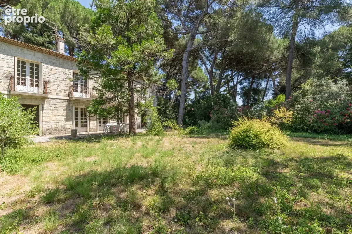 Maison familiale de plus de 270 m² avec parc arboré de 3 000 m² aux Arceaux à Montpellier - photo 2