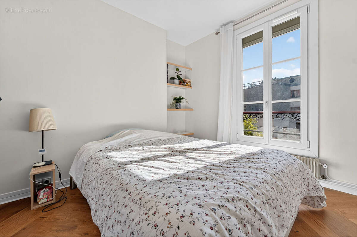 Appartement à PARIS-10E