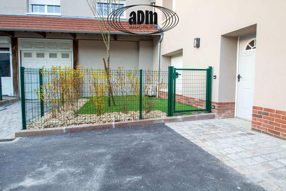 Maison à BUSSY-SAINT-GEORGES