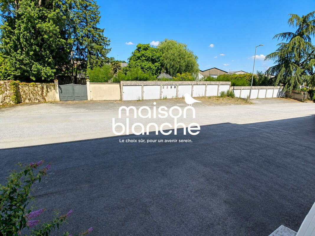 Appartement 57 m² à Parthenay  - photo 7