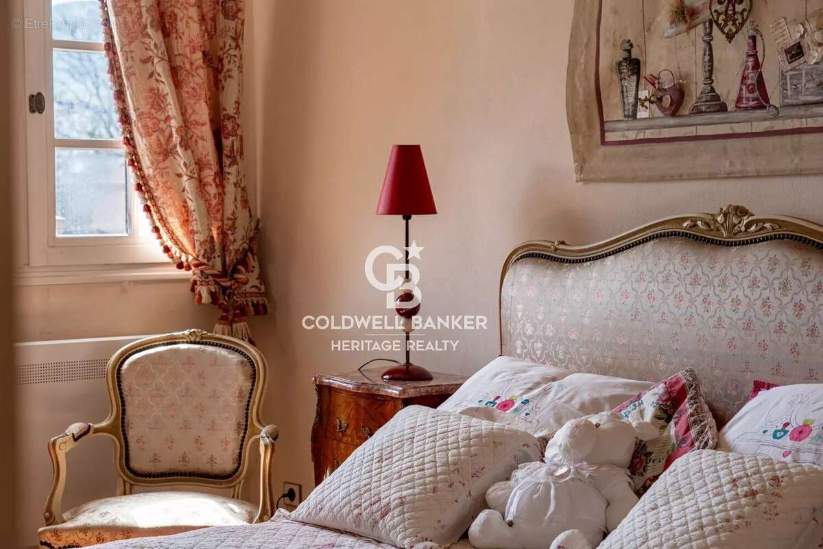 Maison à CHARBONNIERES-LES-BAINS