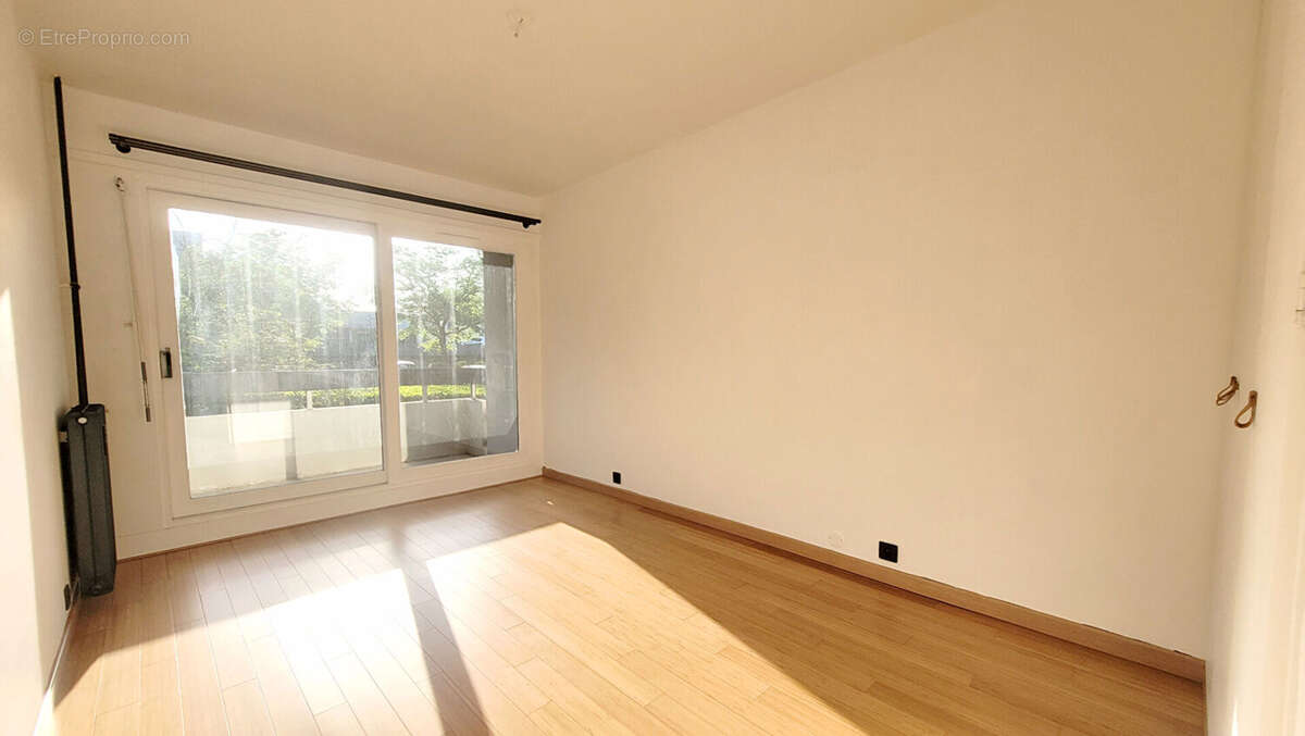 Appartement à LE COUDRAY-MONTCEAUX