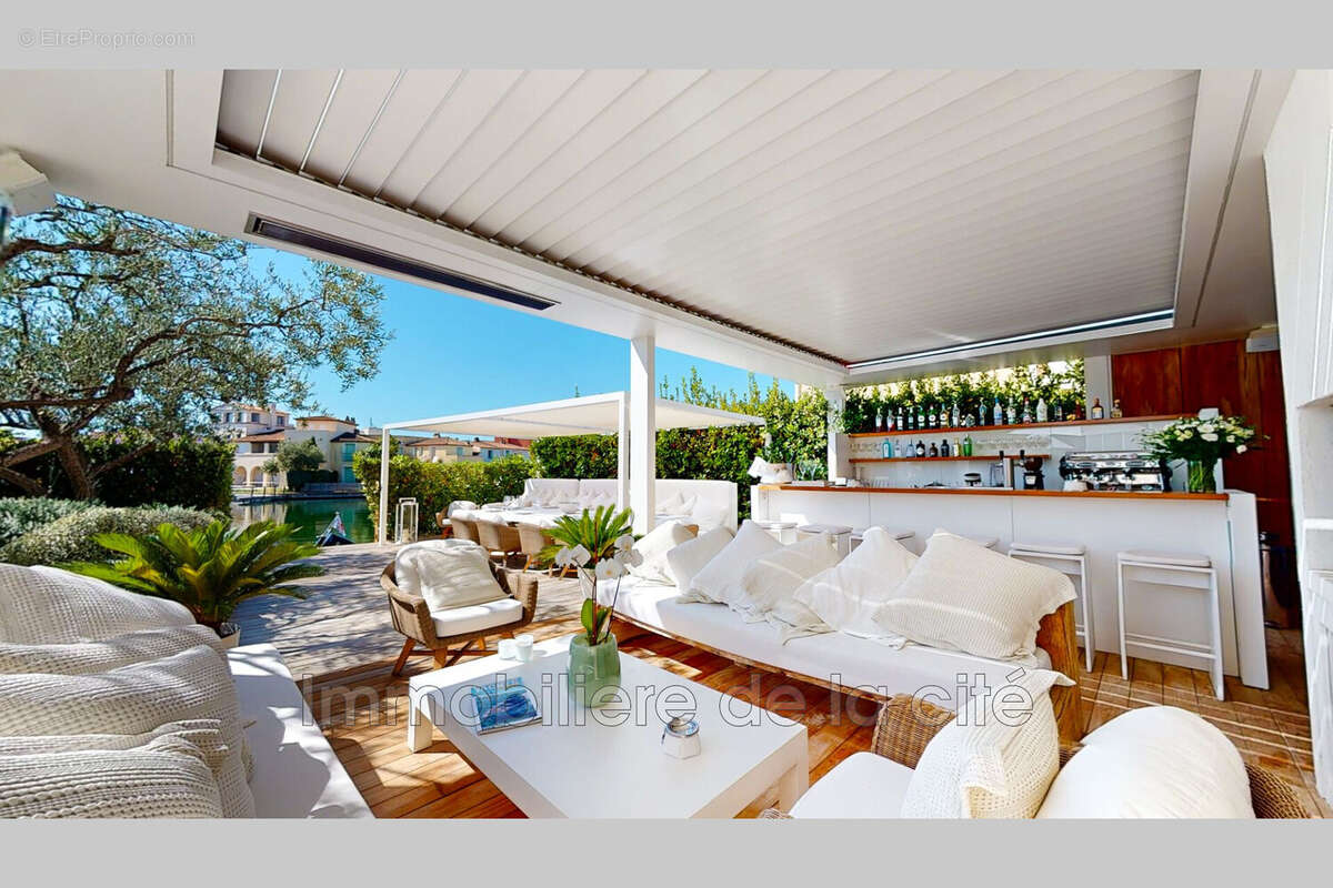 Maison 538 m² à Grimaud  - photo 4