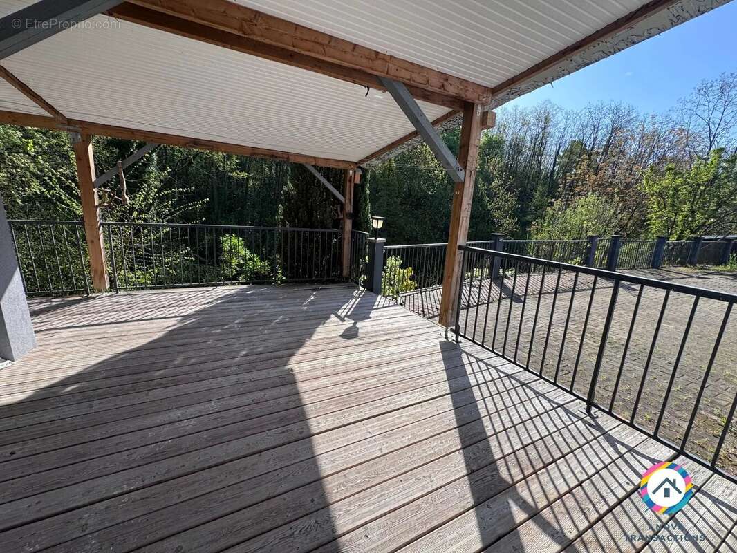 Maison à JASSANS-RIOTTIER