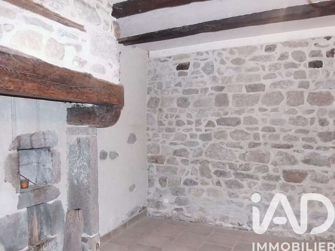 Photo 3 - Maison à CONDAT-EN-COMBRAILLE