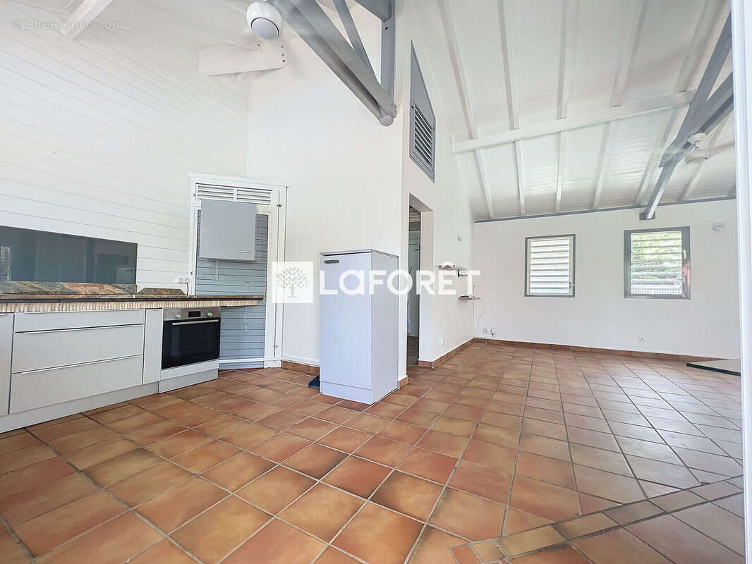 Maison F4  à Sainte Anne avec garage et piscine - photo 12