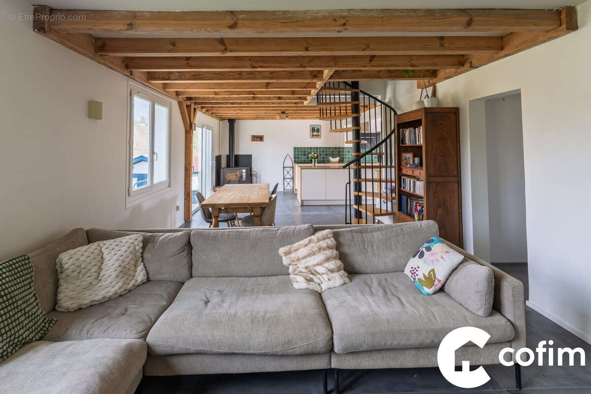 Maison à SAINT-PIERRE-D'IRUBE