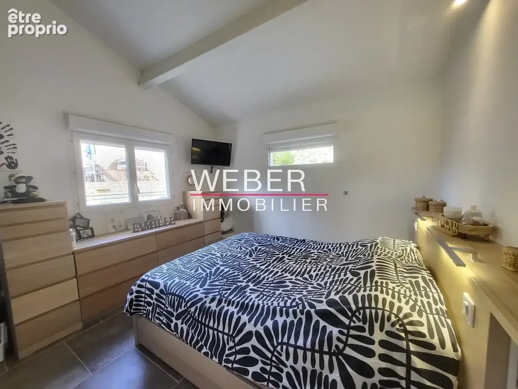 SAINTE ANNE D'EVENOS - Villa Plain pied 162 m2 - Piscine - Terrain 4800 m2 - photo 8