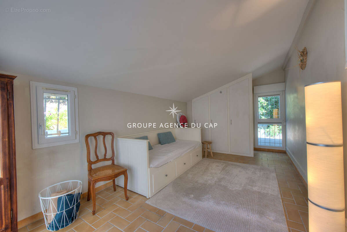 Valescure les golfs villa de plain pied 4 chambres piscine - photo 17