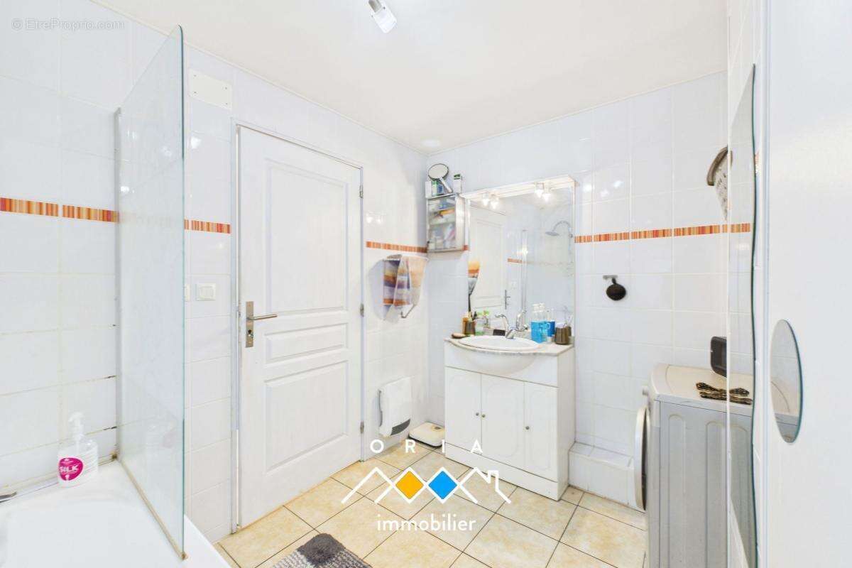 Maison à BAYONVILLE-SUR-MAD