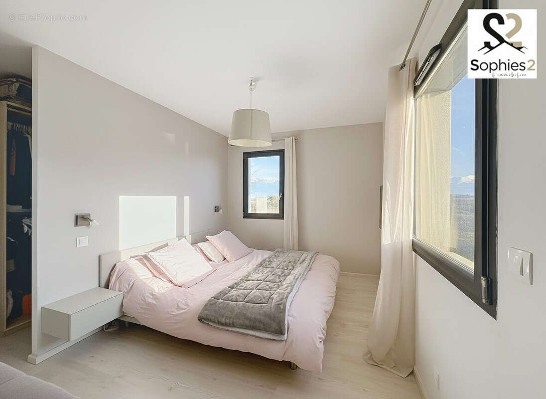 CHAMBRE 1 AVEC DRESSING - Maison à CLAIX