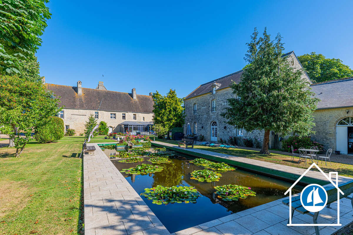 Maison 650 m² à Bayeux  - photo 6