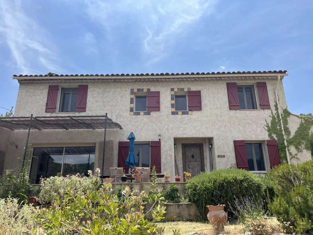 Maison à COTIGNAC
