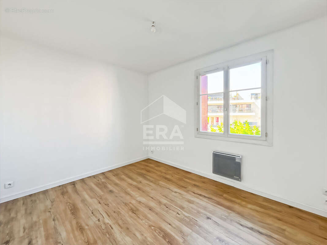 Appartement à MARSEILLE-4E