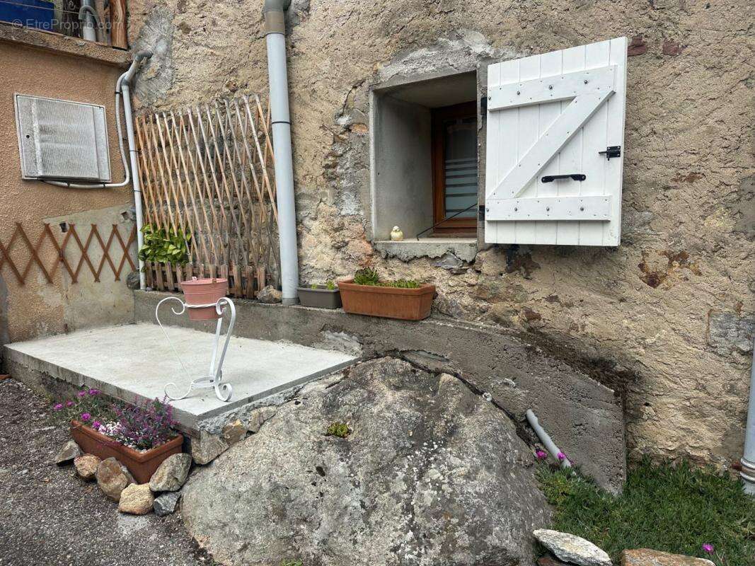 Maison à MERCUS-GARRABET