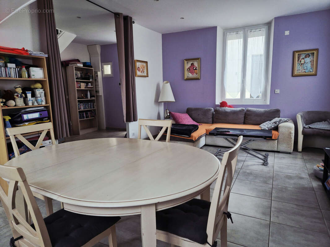 Maison à VILLESENEUX