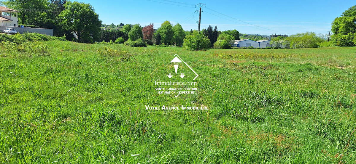 Terrain à PANAZOL