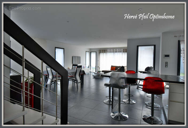 Maison à SAINT-SIMEON-DE-BRESSIEUX