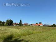 Terrain à MONT-SAINT-ELOI