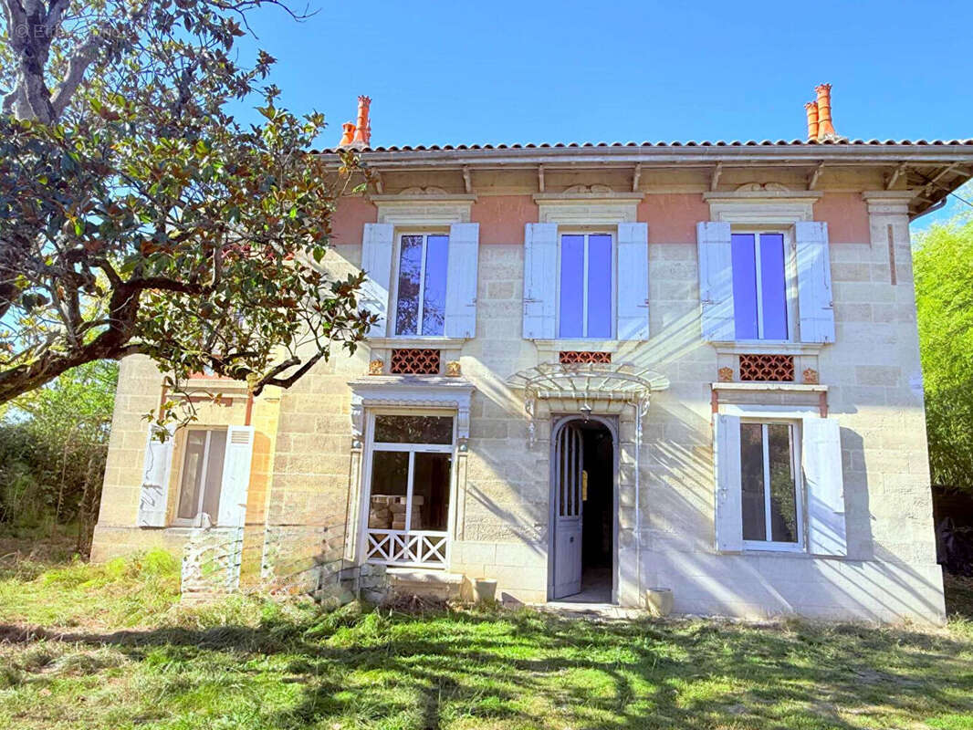 Maison à AMBARES-ET-LAGRAVE