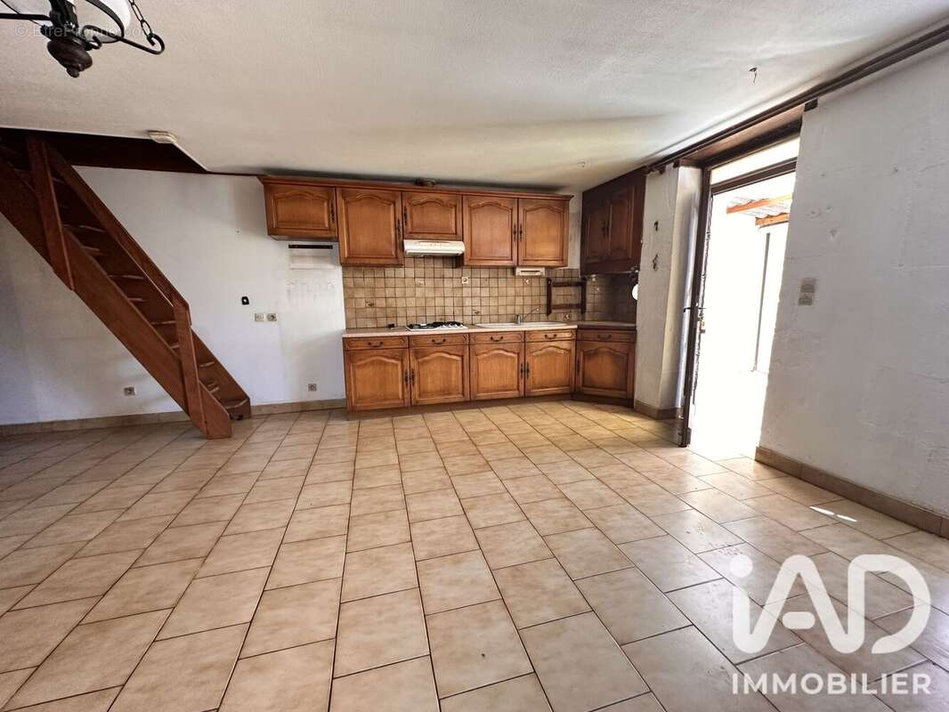 Maison 78 m² à Genouille  - photo 2